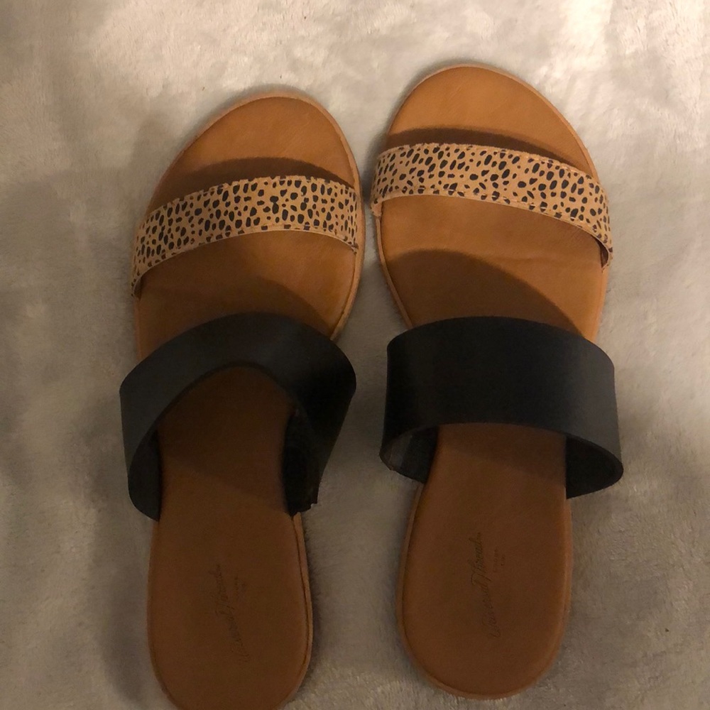 Universal Threads Sandals